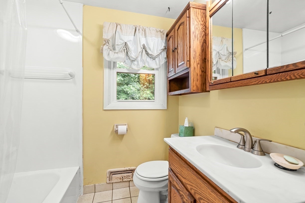 155 Turnpike Road Chelmsford, MA 01824 - Photo 14 of 35