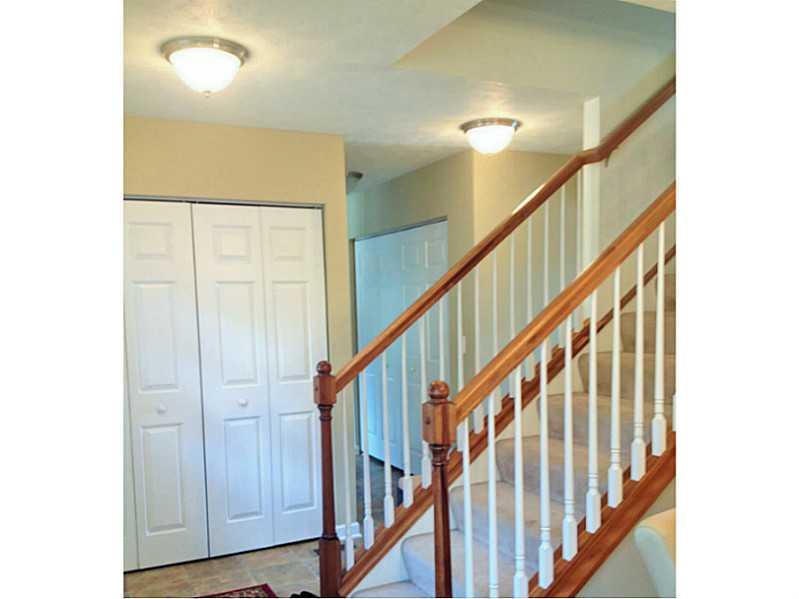 615 Cedar Ridge Drive Apollo, PA 15613 - Photo 13 of 25 Entry/Foyer.