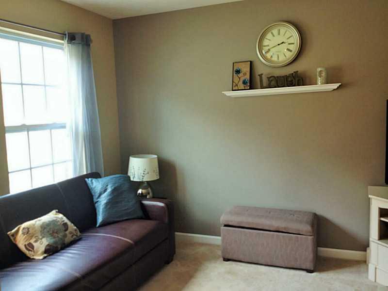 615 Cedar Ridge Drive Apollo, PA 15613 - Photo 7 of 25 Living Room.