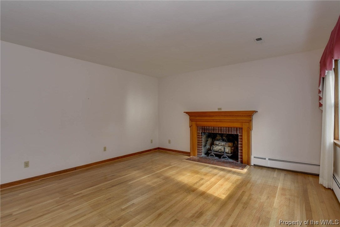 112 Holly Point Road Yorktown, VA 23692 - Photo 11 of 36 Gallery Image 11