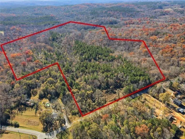 a view of backyard with green space