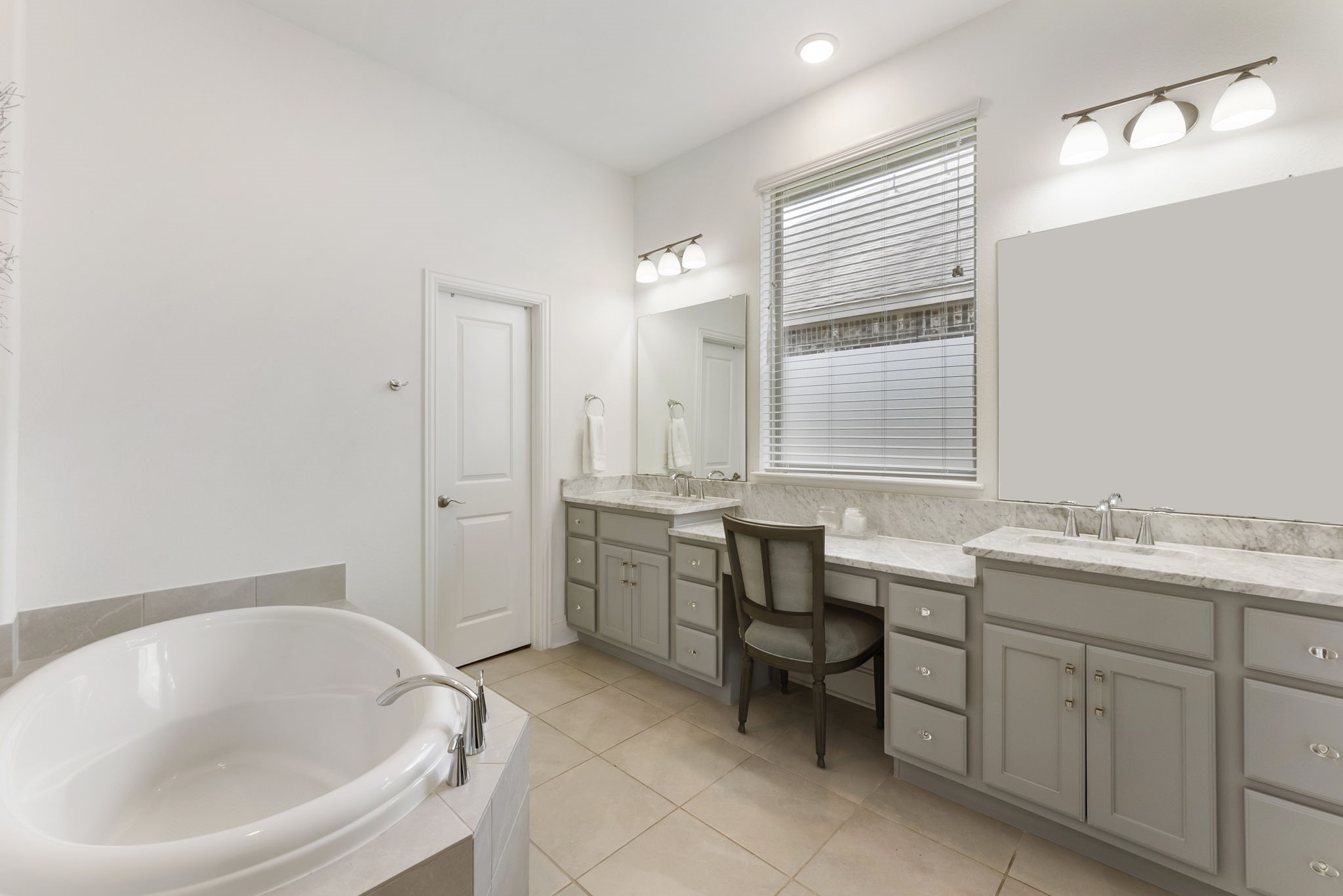 1038 Bat Hawk Court Conroe, TX 77385 - Photo 14 of 31
