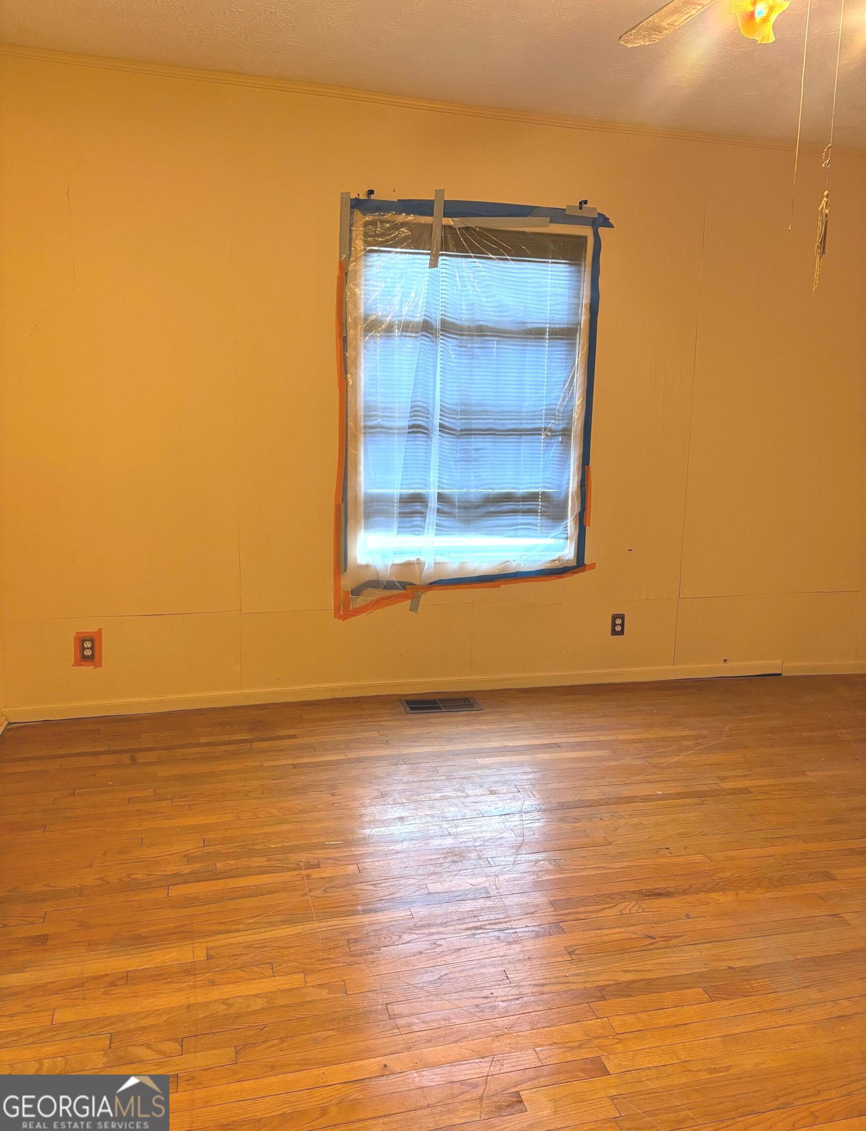 290 Florida Avenue Southwest Atlanta, GA 30310 - Photo 7 of 12 a view of an ocean and beach