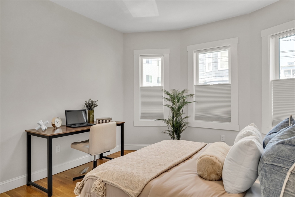 26 Hardwick Street, Unit 1 Cambridge, MA 02141 - Photo 11 of 29