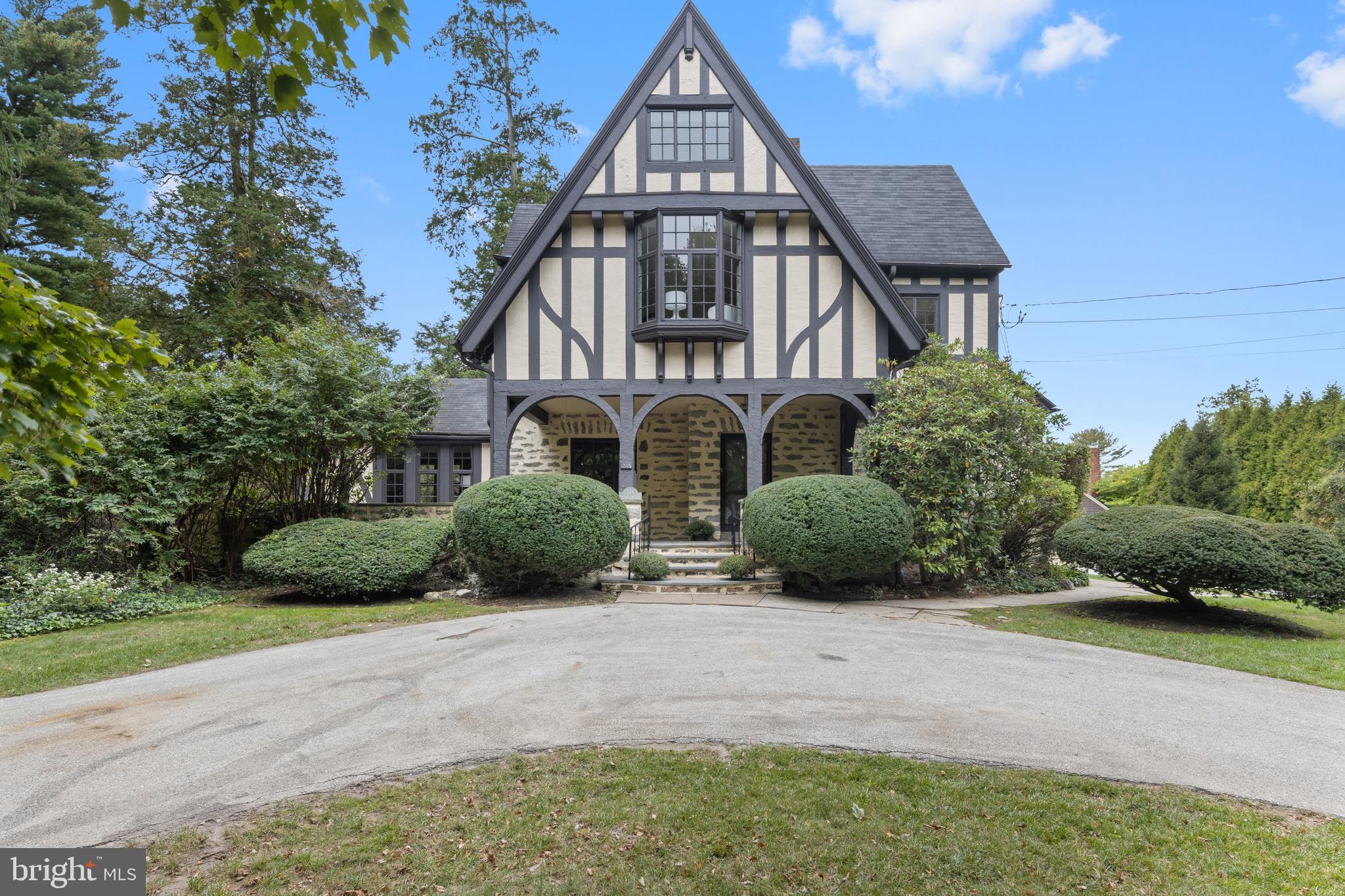 Welcome to 348 Louella Ave