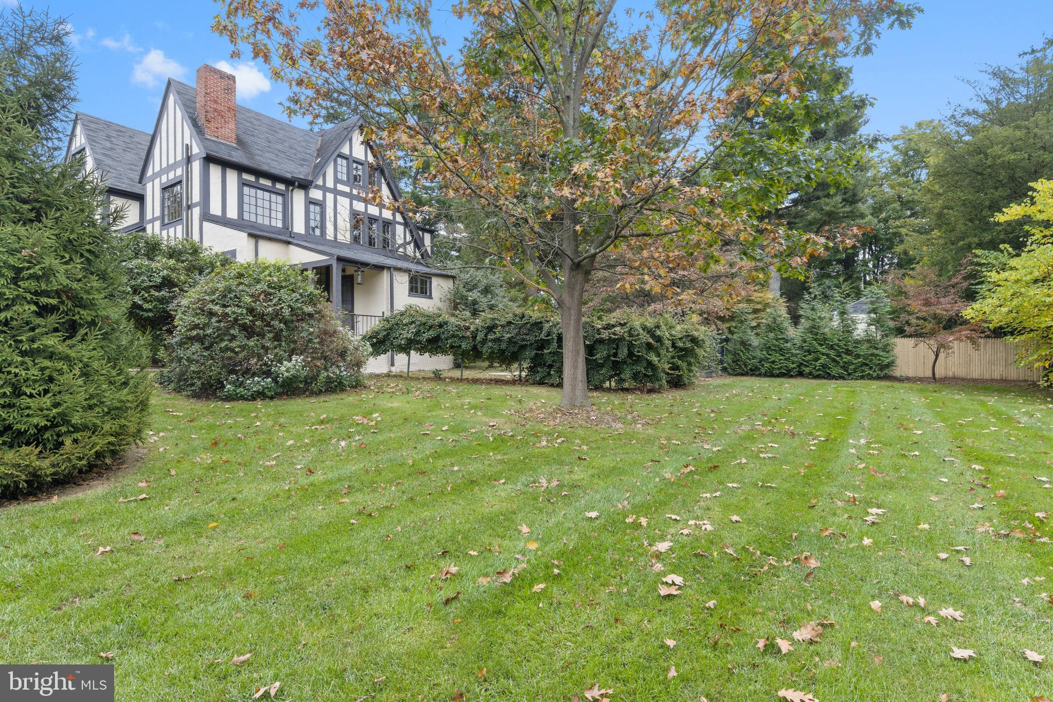 348 Louella Avenue Wayne, PA 19087 - Photo 2 of 48