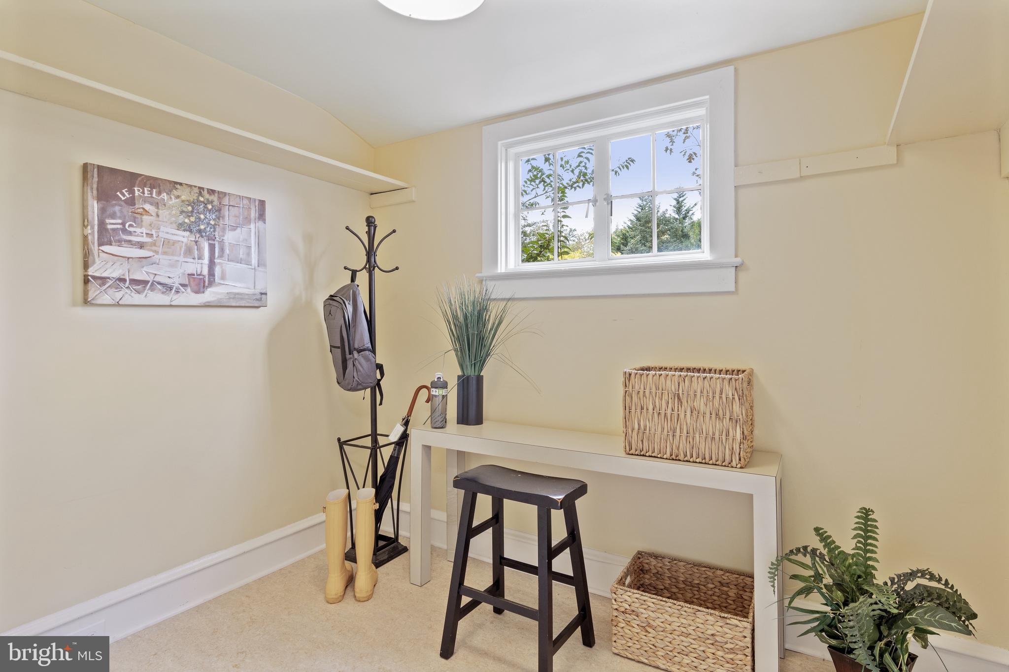 348 Louella Avenue Wayne, PA 19087 - Photo 23 of 48 Laundry/mud room