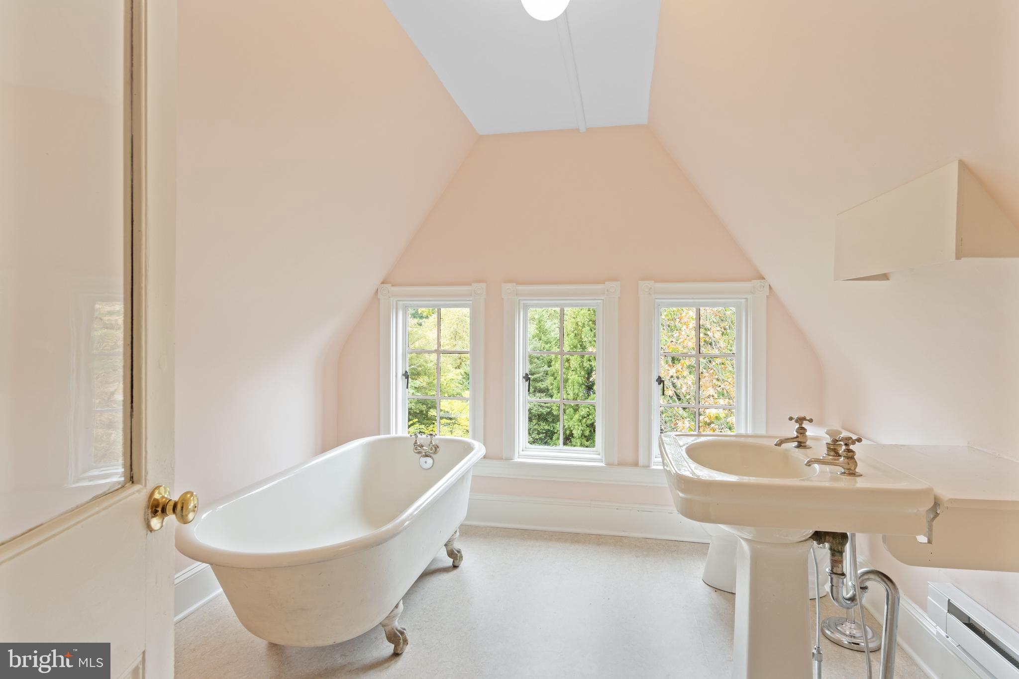 348 Louella Avenue Wayne, PA 19087 - Photo 38 of 48