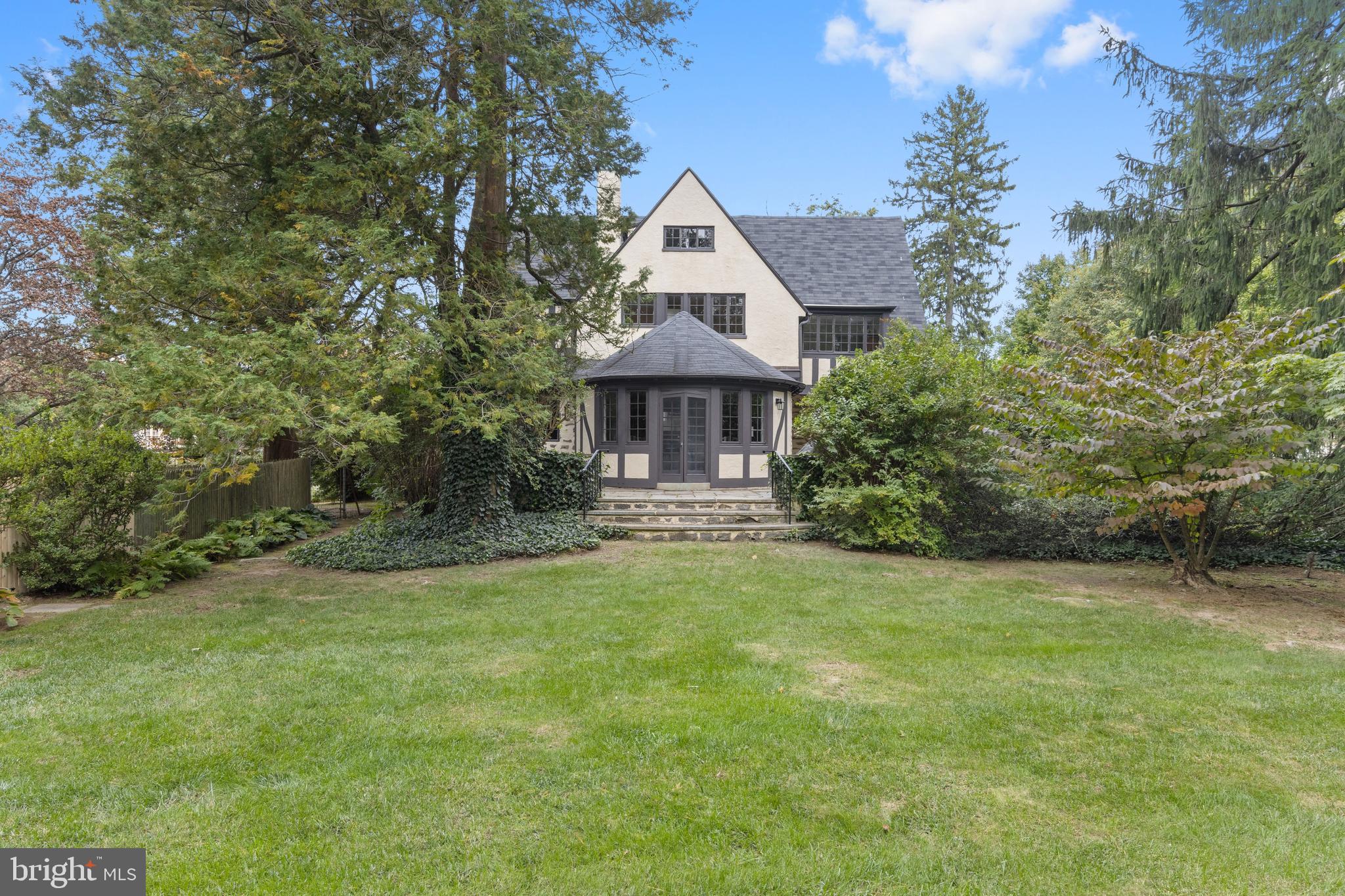 348 Louella Avenue Wayne, PA 19087 - Photo 5 of 48