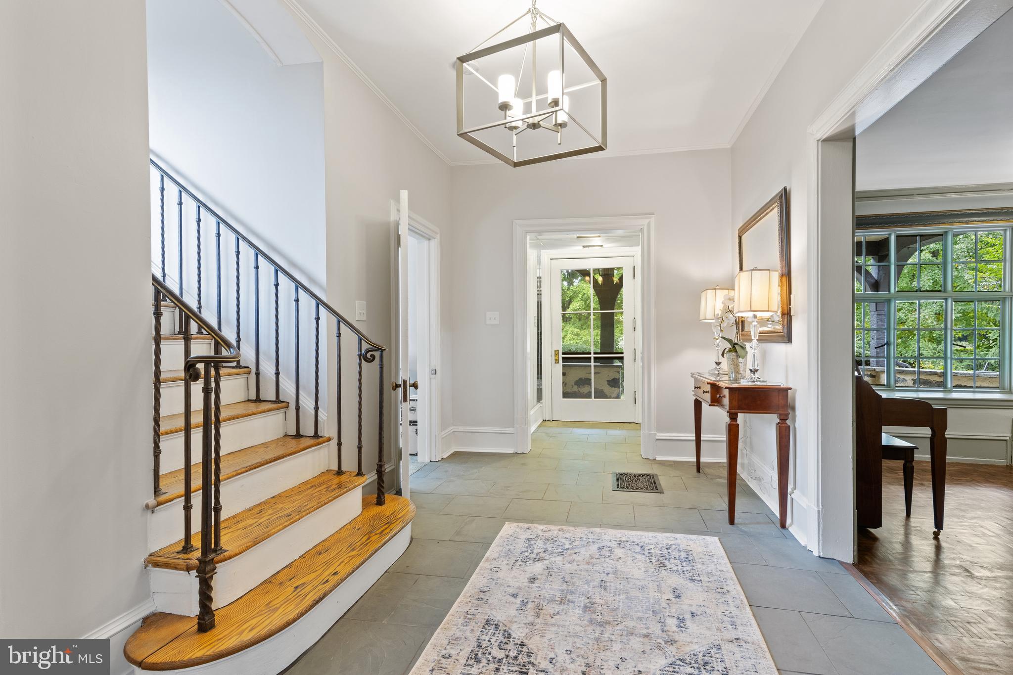 348 Louella Avenue Wayne, PA 19087 - Photo 7 of 48