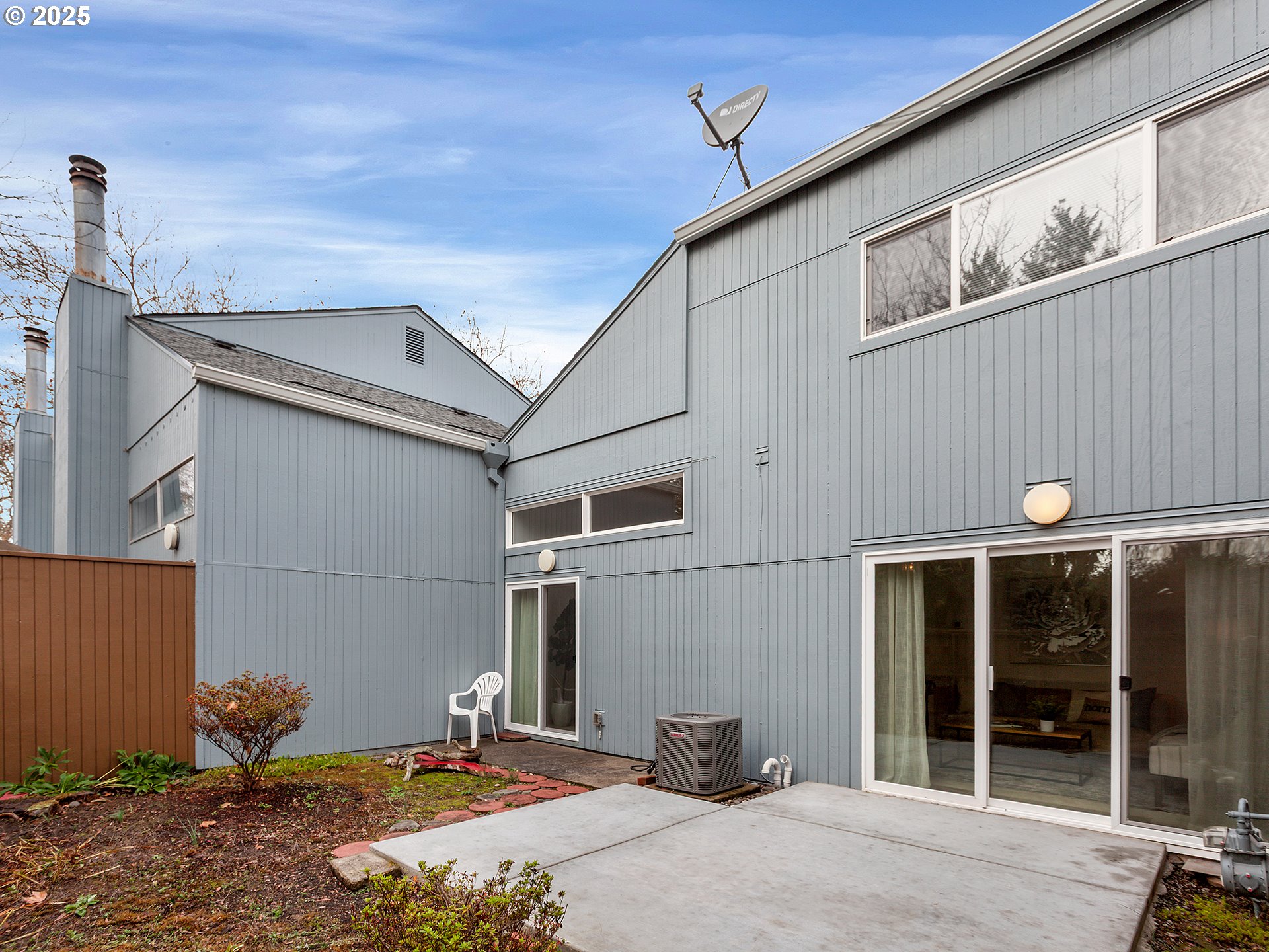 17822 Northwest Lakeway Court Beaverton, OR 97006 - Photo 32 of 45 a backyard of a house