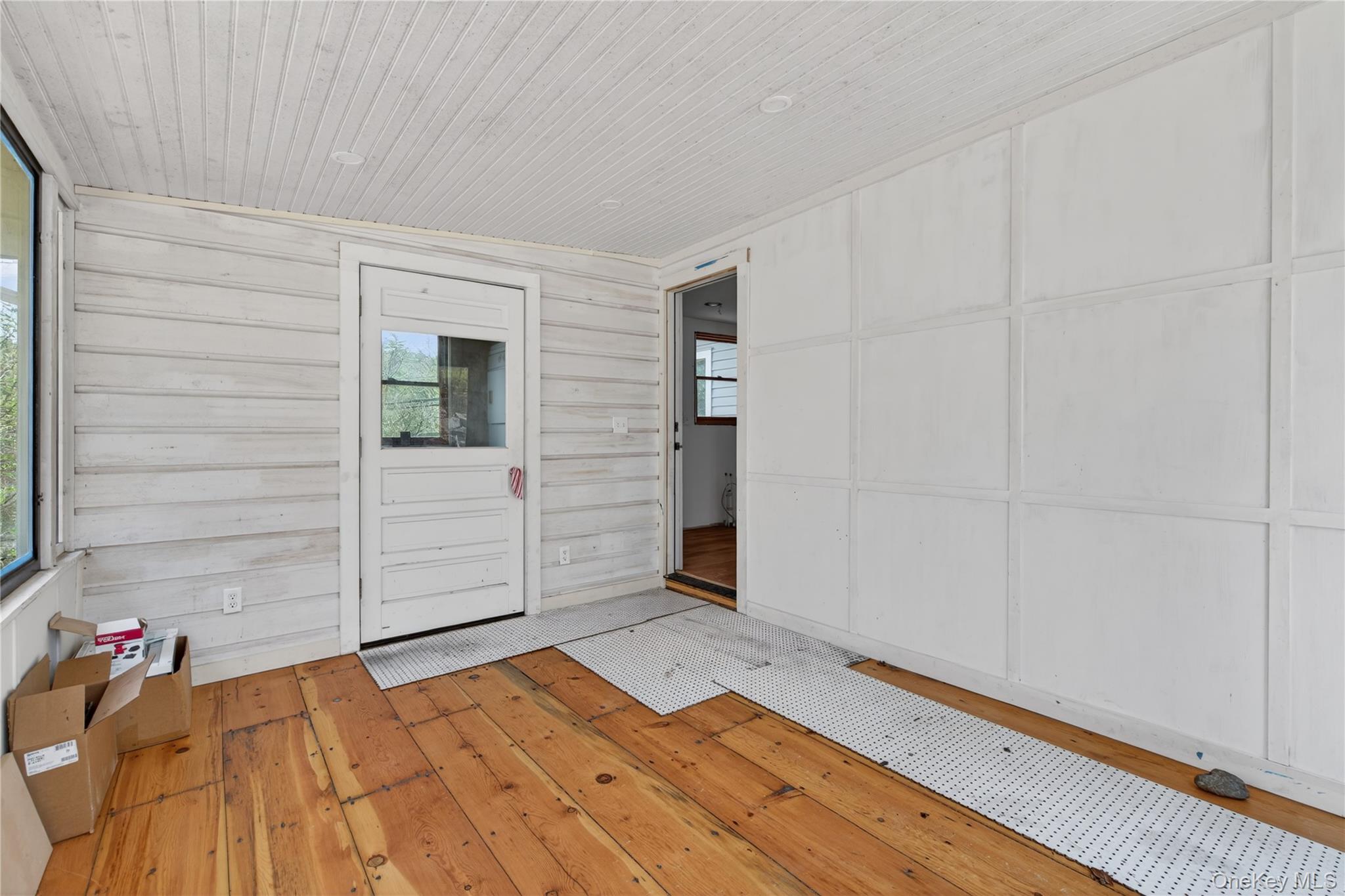 1810 Sawkill Park Road Kingston, NY 12401 - Photo 4 of 19