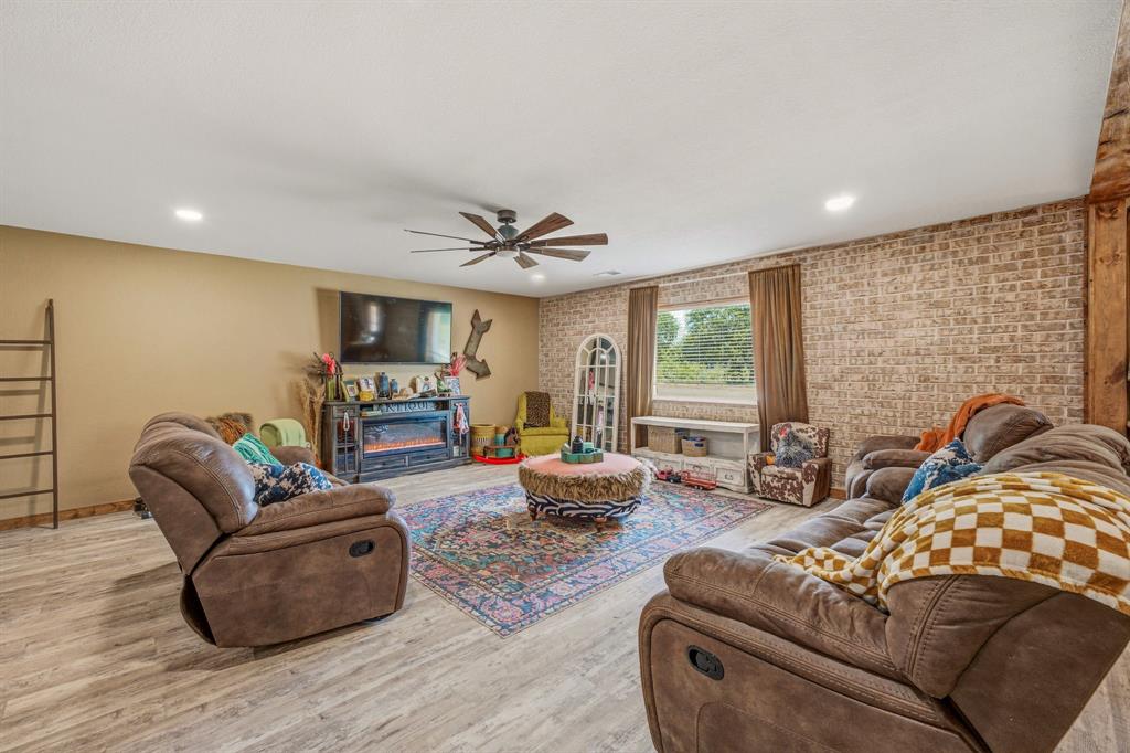 352 Seaberry Loop Graham, TX 76450 - Photo 5 of 36