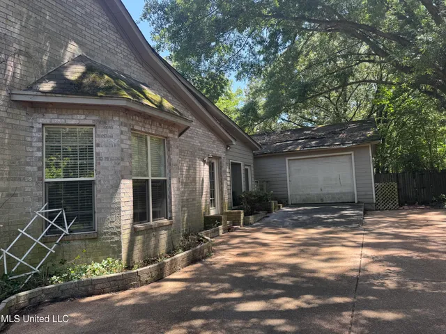 $199,900 | 407 North Thunderbird Road, Hernando, MS 38632