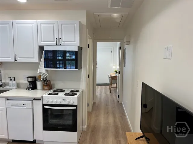 $1,600 | 637 Columbus Drive, Unit B, Savannah, GA 31405