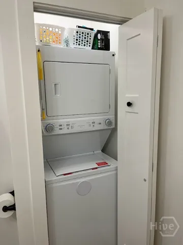 $1,600 | 637 Columbus Drive, Unit B, Savannah, GA 31405