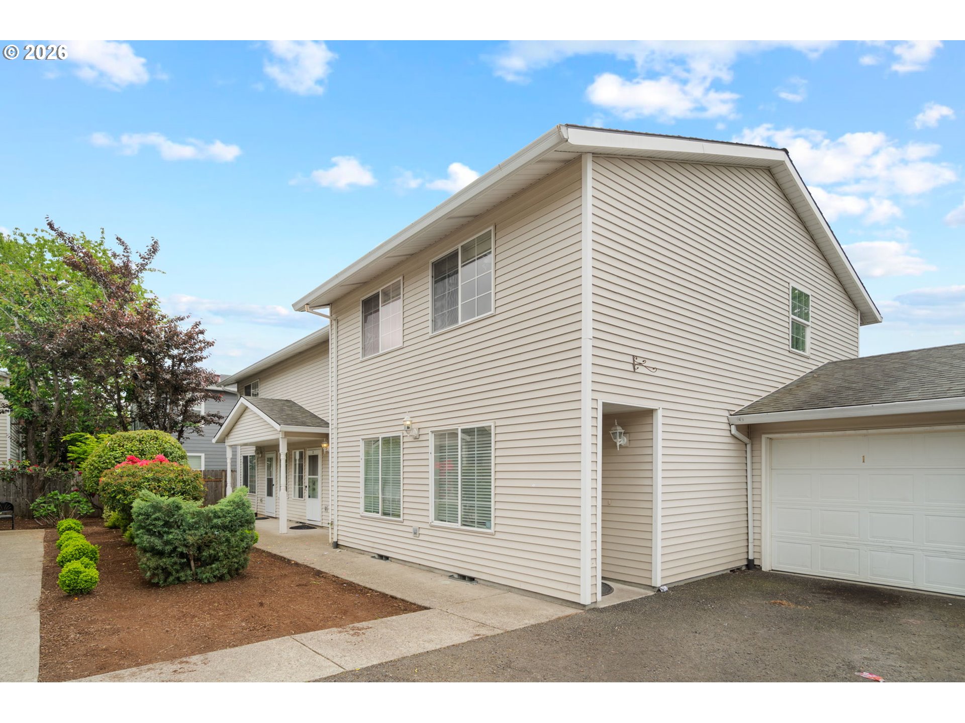 18220 Southeast Pine Street Portland, OR 97233 - Photo 2 of 14
