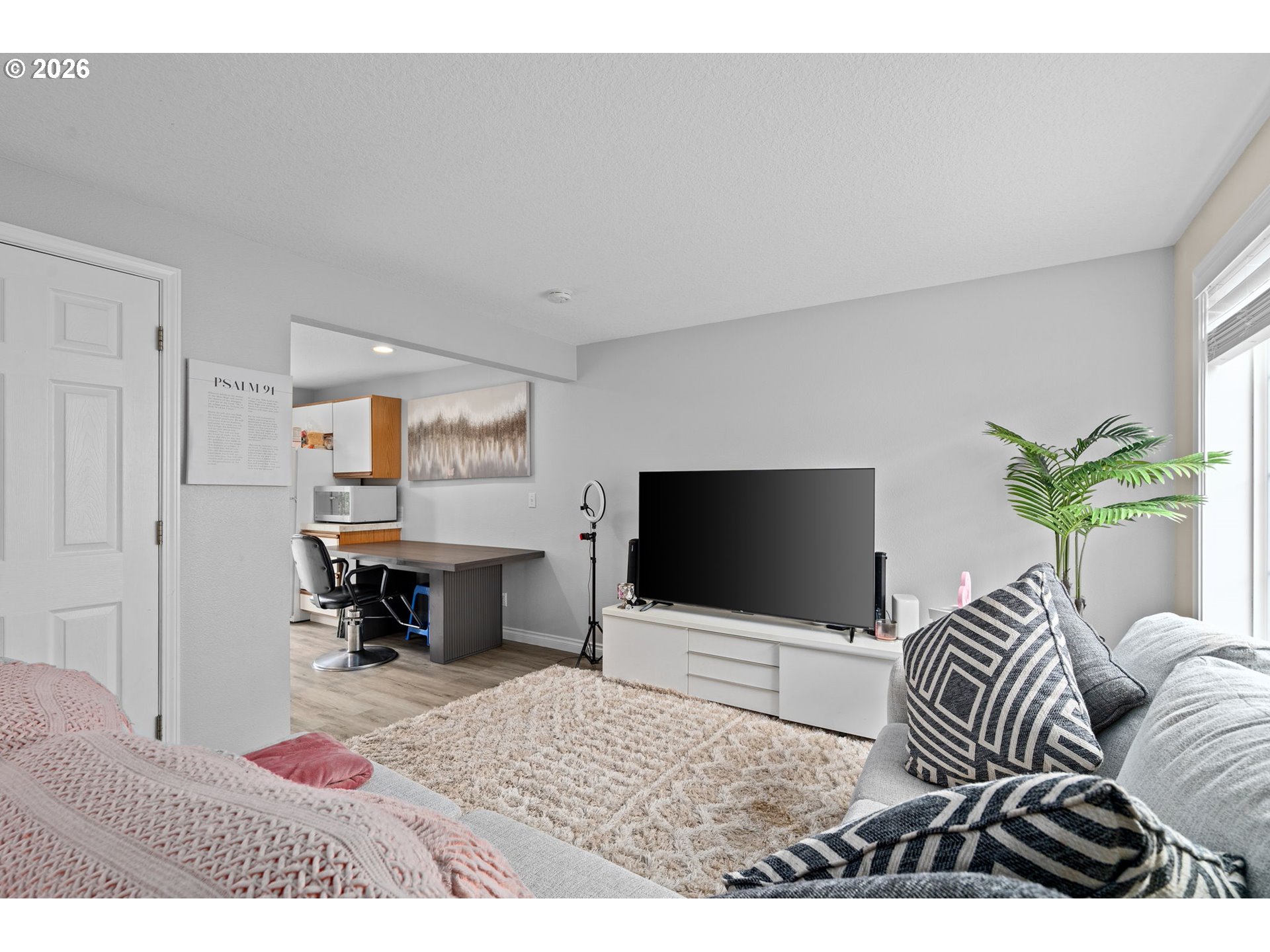18220 Southeast Pine Street Portland, OR 97233 - Photo 4 of 14