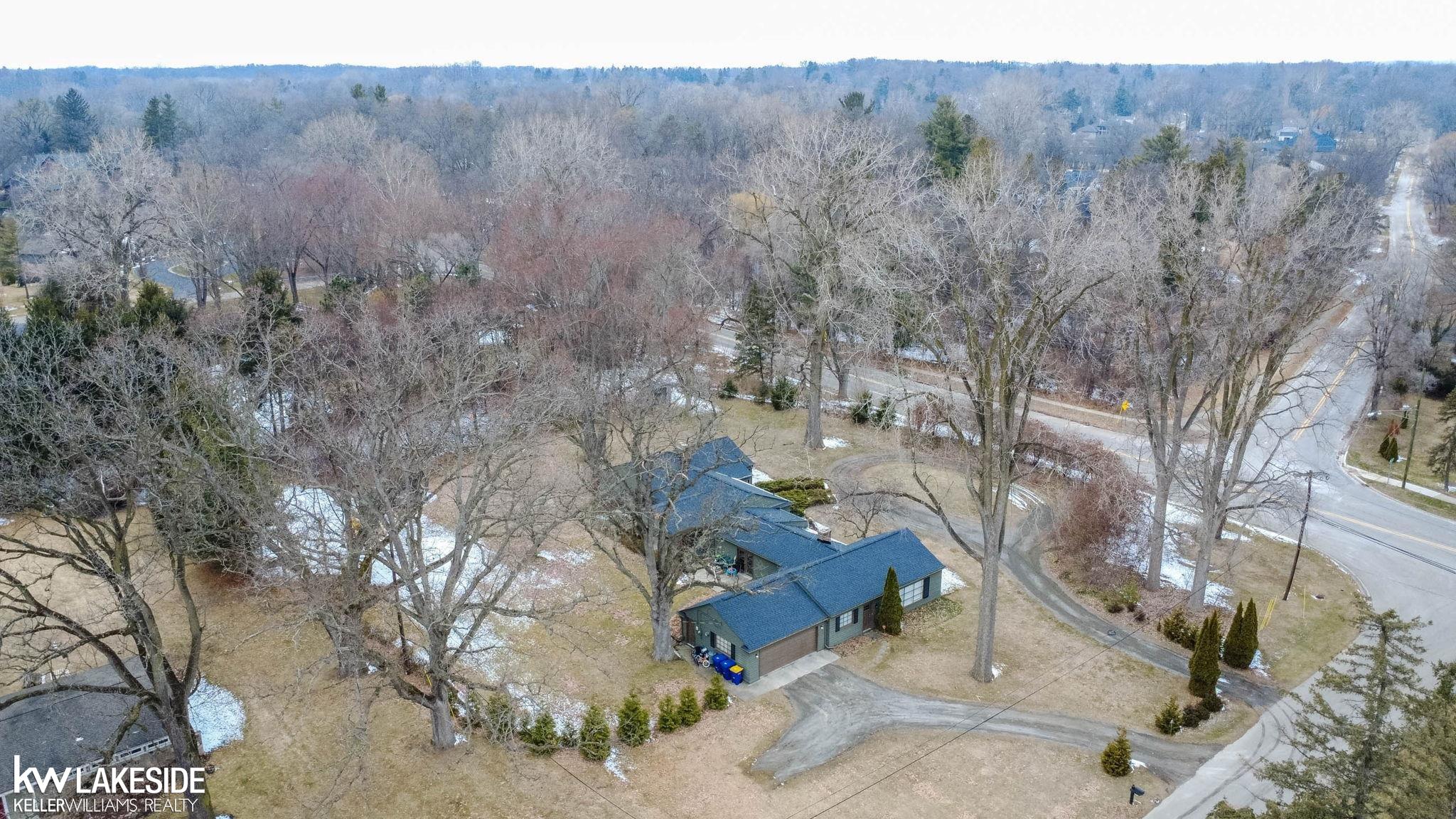 32921 Wing Lake Road Franklin, MI 48025 - Photo 51 of 54 50200840-bfc9b6dc-1b60-426b-80c5-cd82d76026dc.JPG