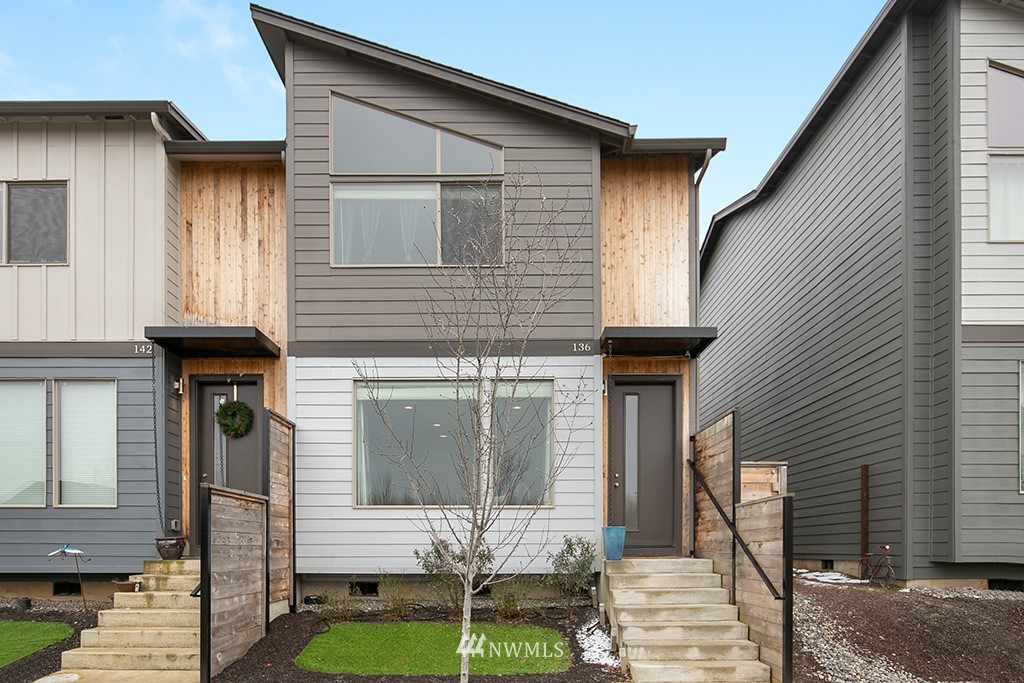 136 North 43rd Place Ridgefield, WA 98642 - Photo 1 of 25