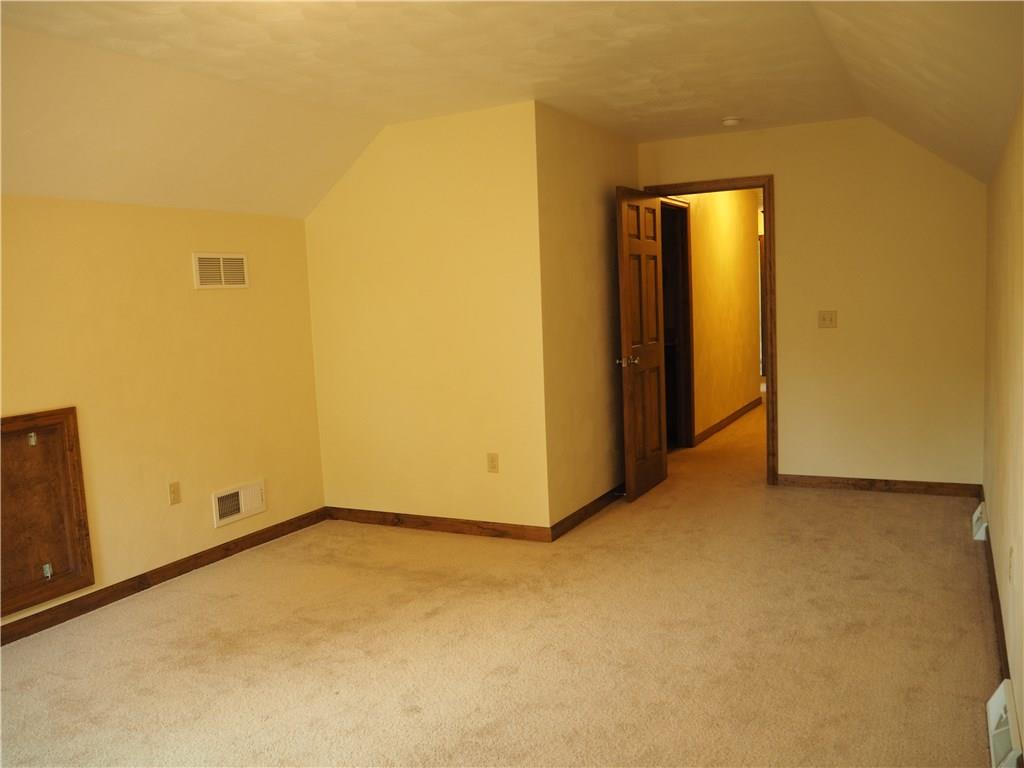 3589 New Texas Road Pittsburgh, PA 15239 - Photo 17 of 25 Gallery Image 17
