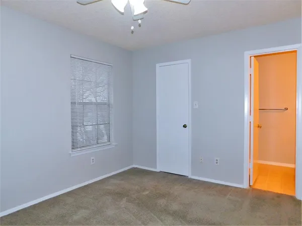 $1,250 | 1131 Dallas Drive, Denton, TX 76205