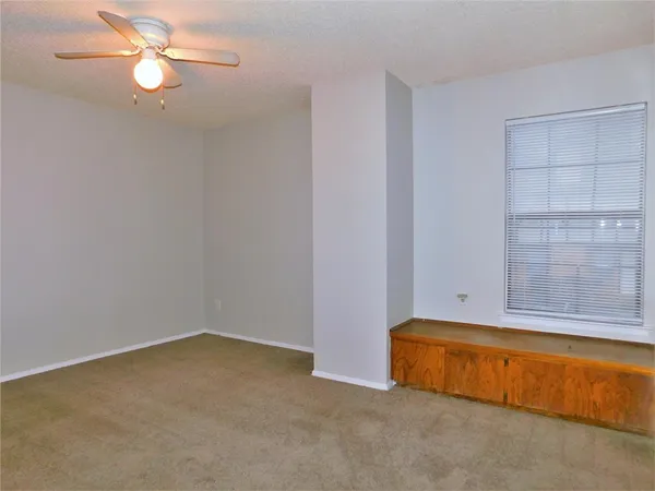 $1,250 | 1131 Dallas Drive, Denton, TX 76205