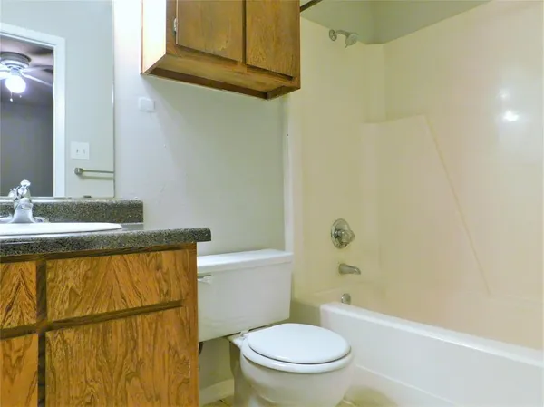 $1,250 | 1131 Dallas Drive, Denton, TX 76205