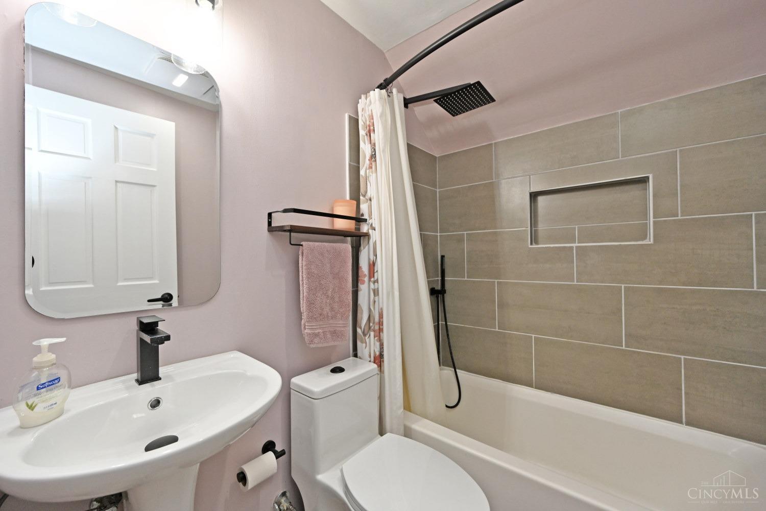 5694 Haubner Road Cincinnati, OH 45247 - Photo 23 of 46
