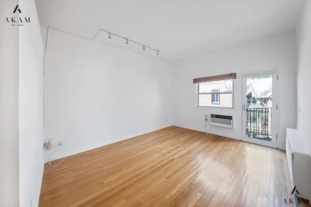 $749,000 | 211 Thompson Street, Unit 4C | Greenwich Village
