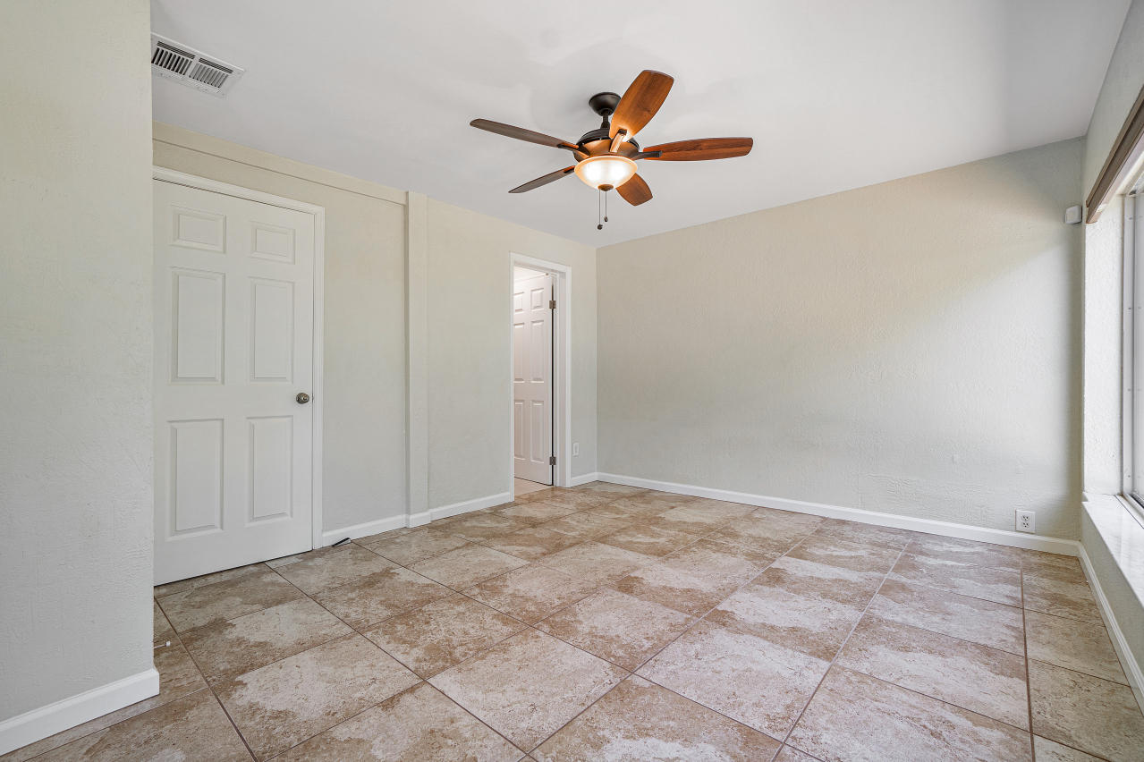 225 Northeast 28th Street Boca Raton, FL 33431 - Photo 13 of 25 012-225Northeast28thStreet-BocaRaton-FL-