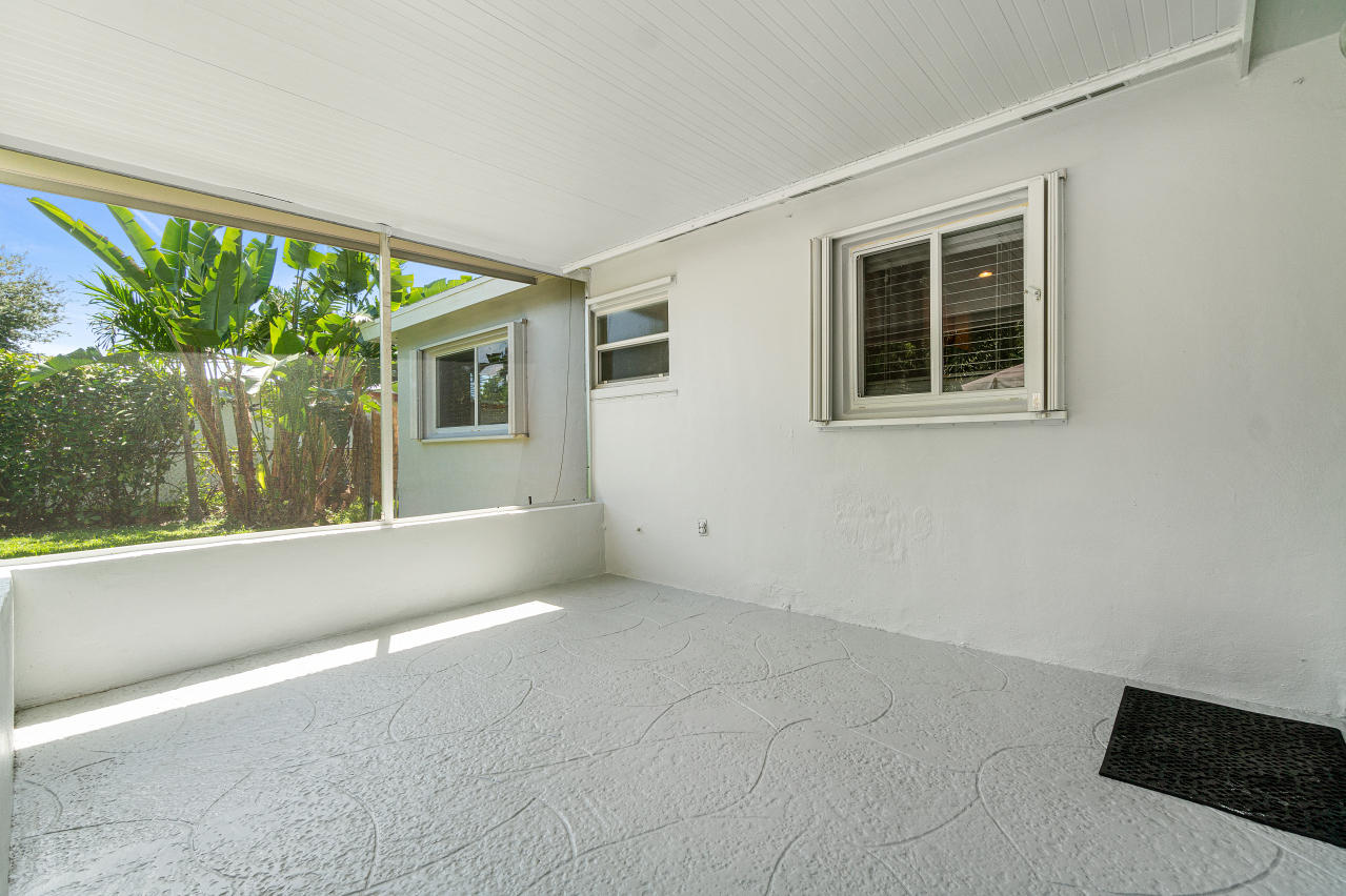 225 Northeast 28th Street Boca Raton, FL 33431 - Photo 19 of 25 024-225Northeast28thStreet-BocaRaton-FL-