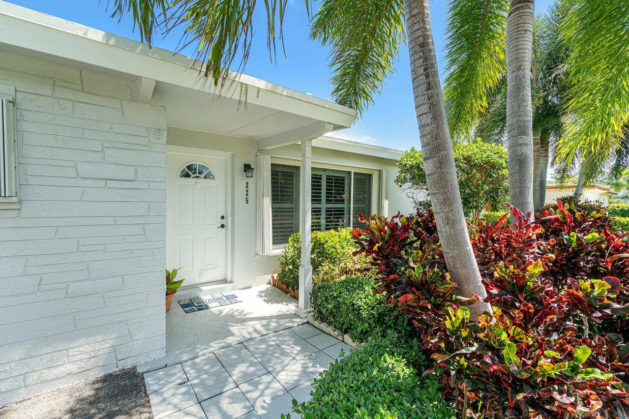 225 Northeast 28th Street Boca Raton, FL 33431 - Photo 2 of 25 004-225Northeast28thStreet-BocaRaton-FL-