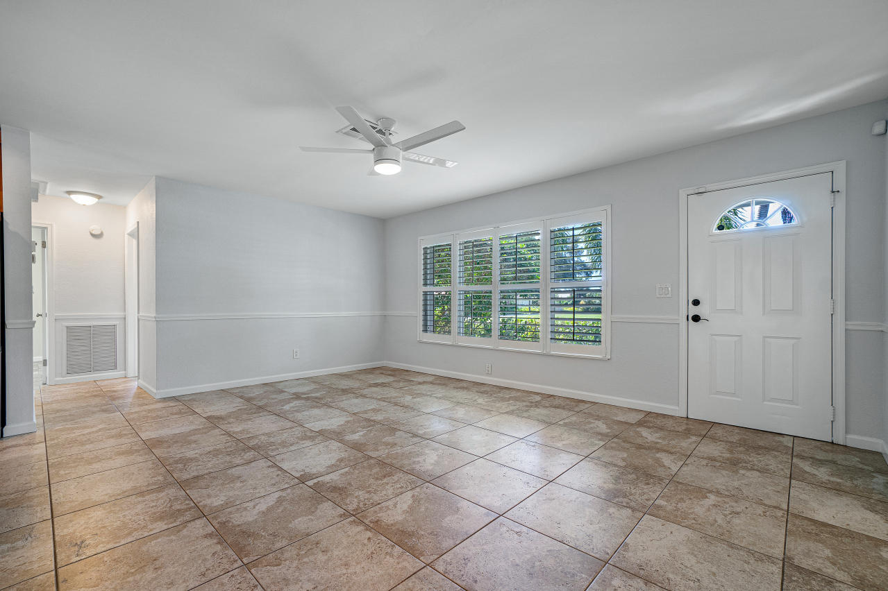 225 Northeast 28th Street Boca Raton, FL 33431 - Photo 3 of 25 017-225Northeast28thStreet-BocaRaton-FL-