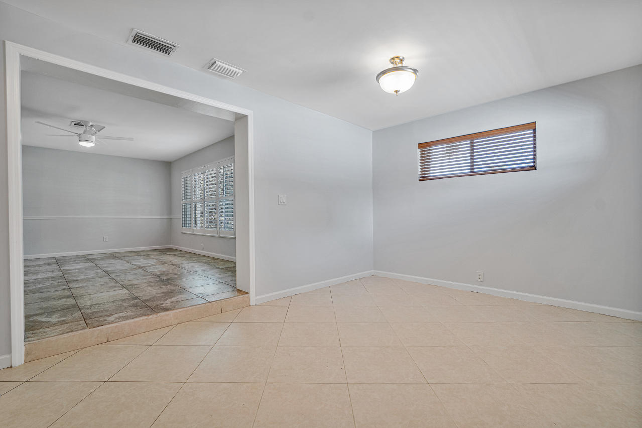 225 Northeast 28th Street Boca Raton, FL 33431 - Photo 10 of 25 018-225Northeast28thStreet-BocaRaton-FL-