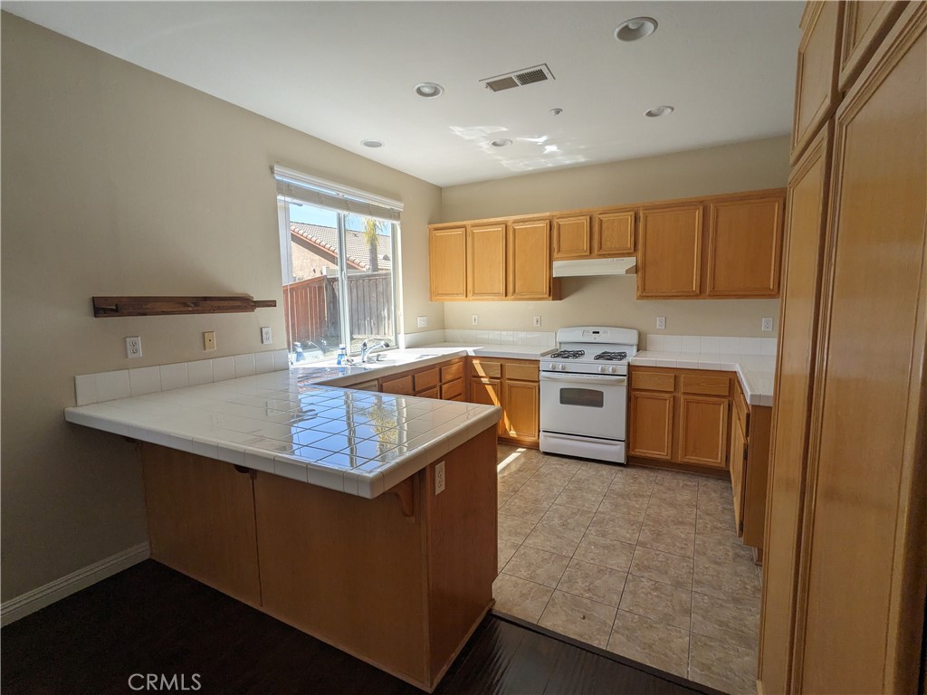 1481 Allendale Drive Riverside, CA 92507 - Photo 8 of 30