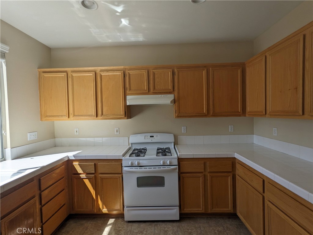 1481 Allendale Drive Riverside, CA 92507 - Photo 10 of 30