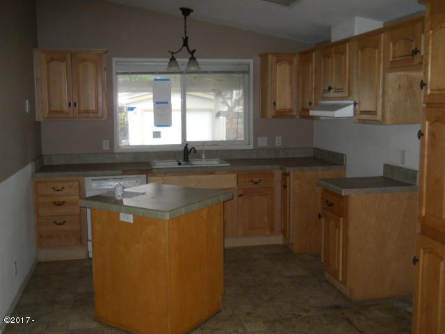 35420 Swan Avenue Nehalem, OR 97131 - Photo 7 of 18 Kitchen
