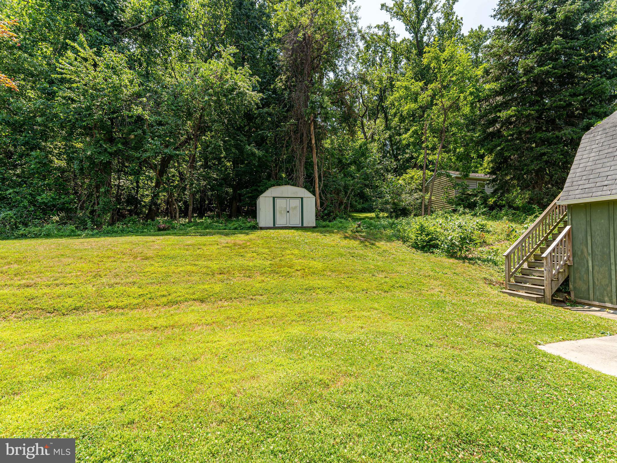 8 Fahnestock Road Malvern, PA 19355 - Photo 6 of 12 Almost an acre