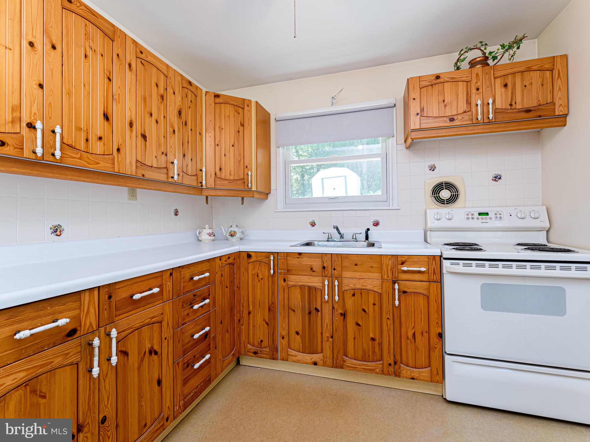 8 Fahnestock Road Malvern, PA 19355 - Photo 8 of 12 Kitchen