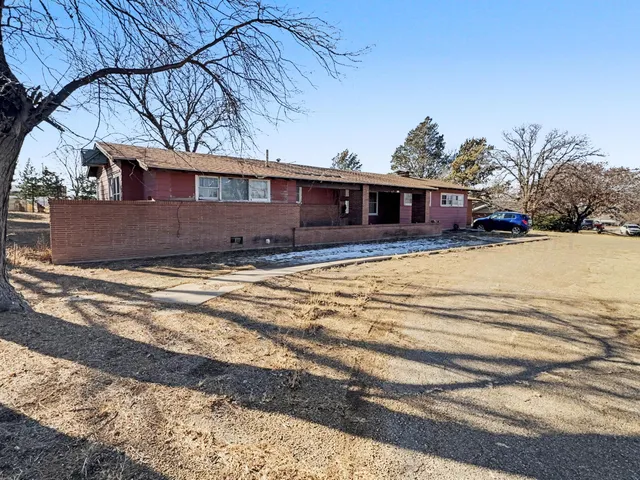 $140,000 | 909 West Bedford Street, Dimmitt, TX 79027