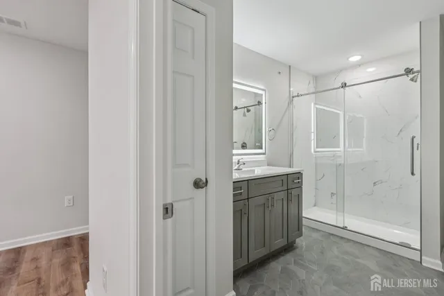 a view of entryway and hall