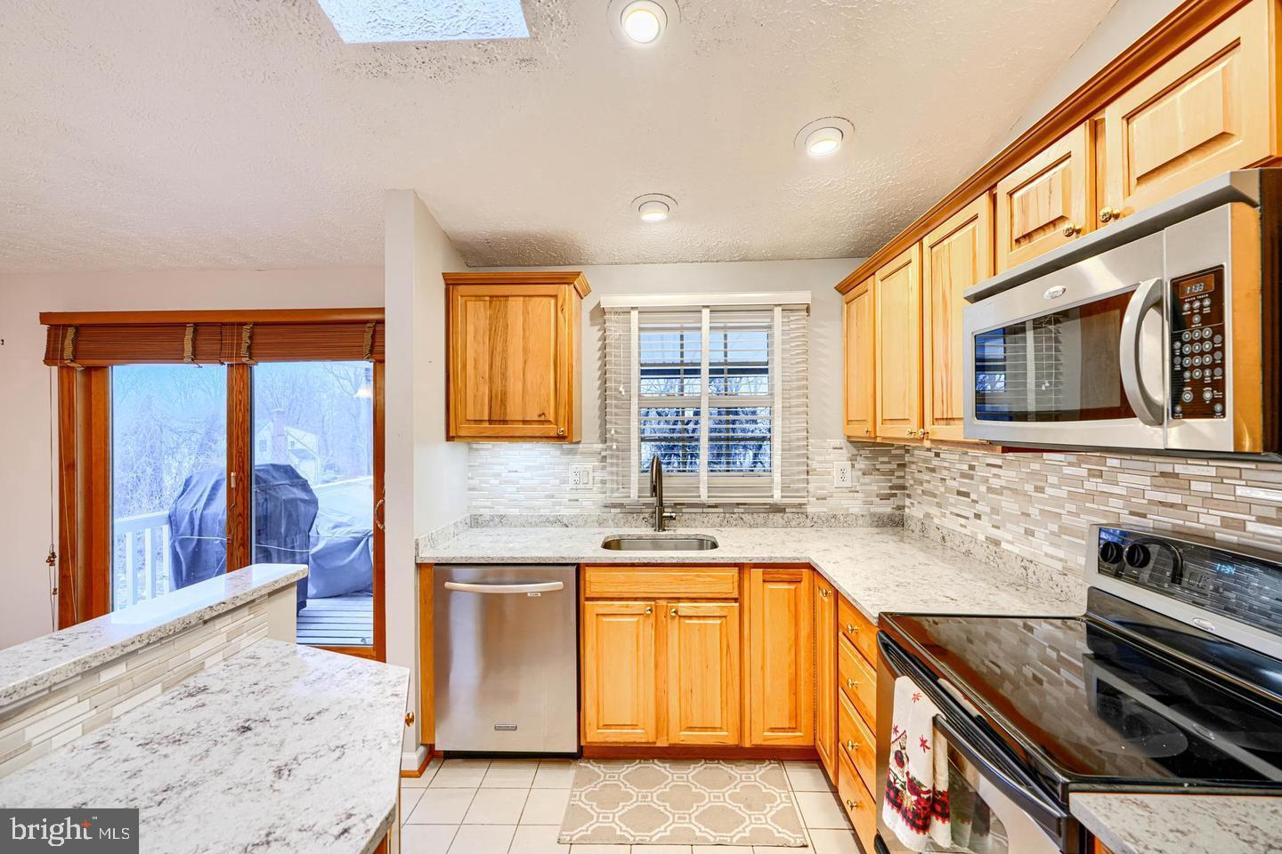 8908 Goldentree Lane Baltimore, MD 21221 - Photo 11 of 30