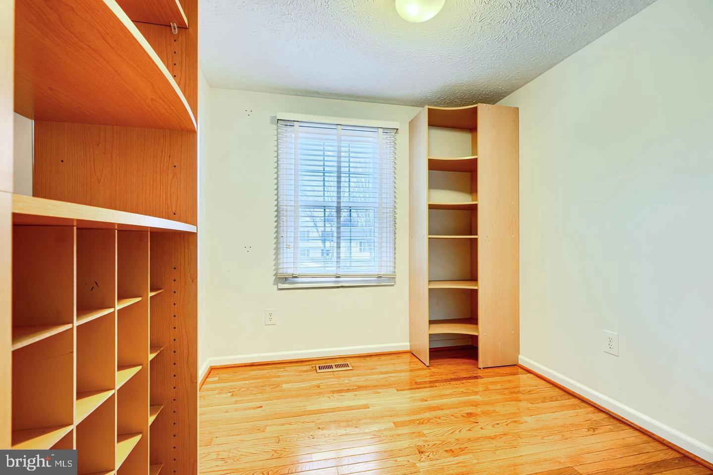 8908 Goldentree Lane Baltimore, MD 21221 - Photo 15 of 30