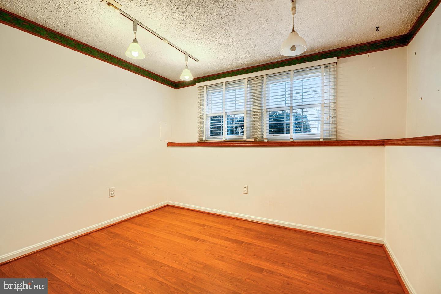8908 Goldentree Lane Baltimore, MD 21221 - Photo 18 of 30