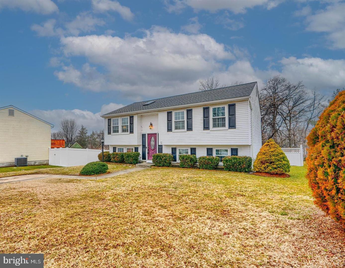 8908 Goldentree Lane Baltimore, MD 21221 - Photo 2 of 30