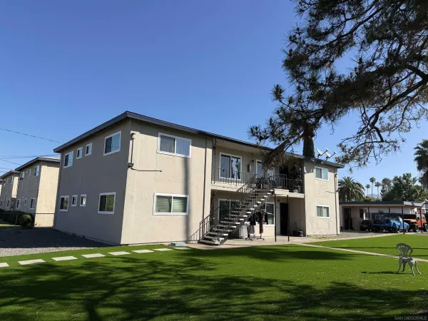 $1,595,000 | 1718-24 Crofton Lane, Escondido, CA 92027