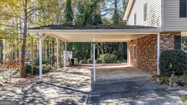 a view of a house with a garage