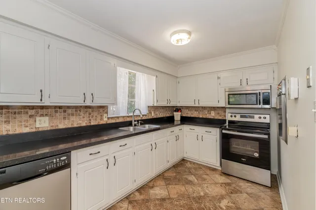 $549,000 | 1112 Dogwood Drive, Kingston, TN 37763