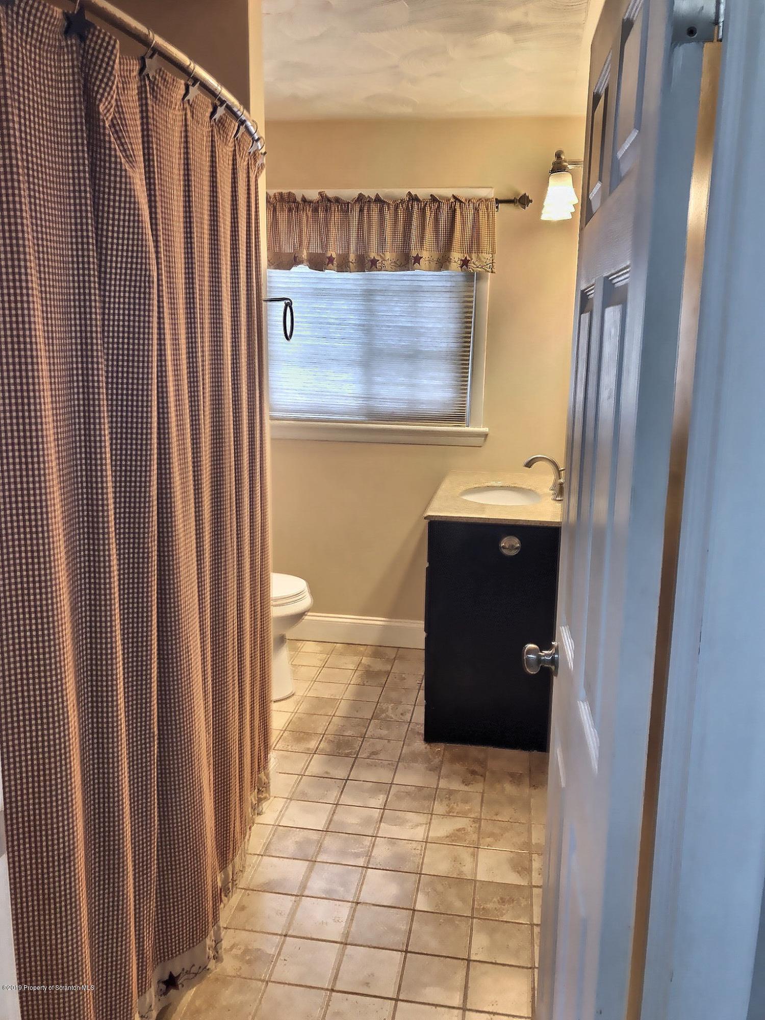 105 Hillcrest Road Moscow, PA 18444 - Photo 18 of 33 Gallery Image 18